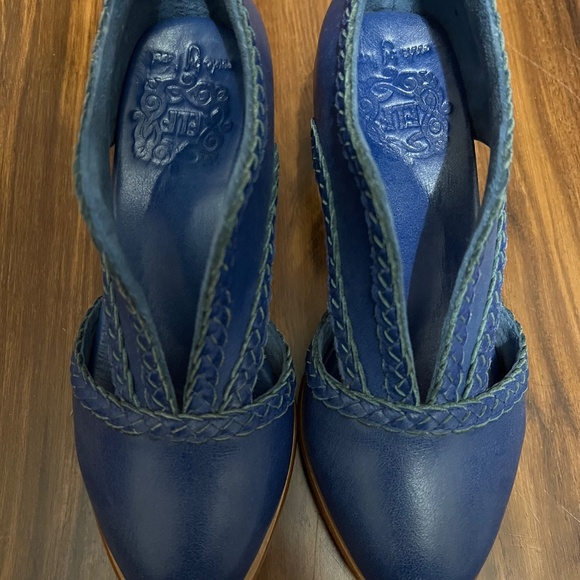 Spirit Walker Booties, practically new - Picture 4 of 7